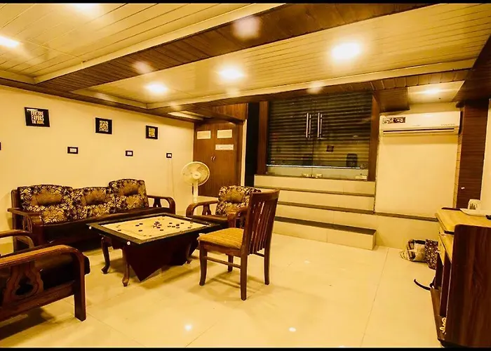 Qubestay Airport Capsule Hotel & Hostel